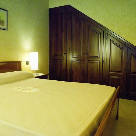 Rustico Giorgia Appartement Mergozzo Kamer foto